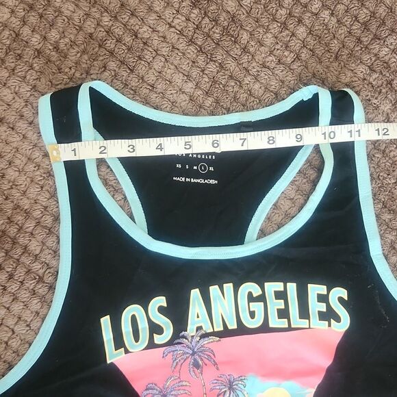 Guess Tank  - Picture 6 of 8